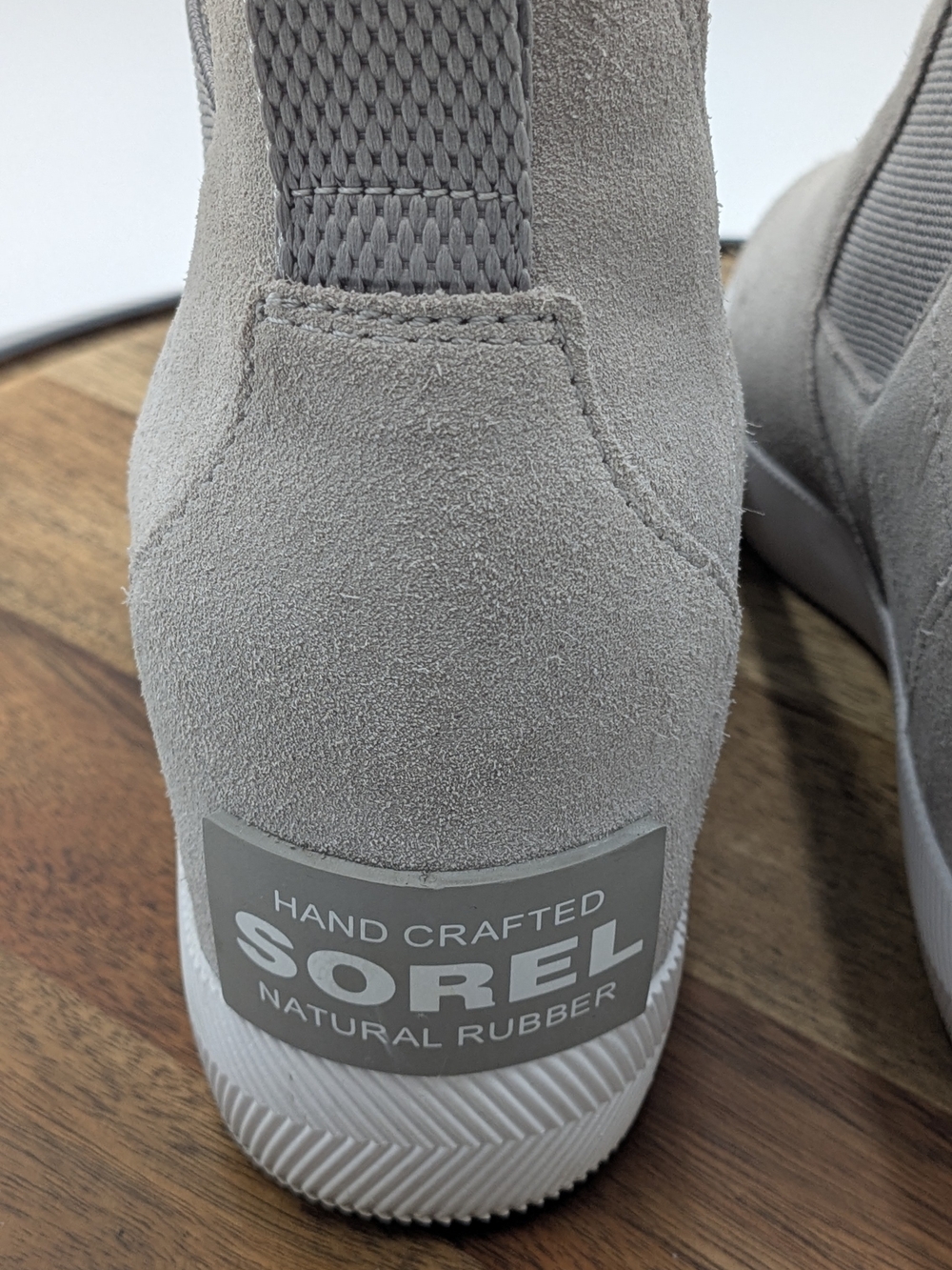 Sorel Out N About Chelsea Waterproof Suede Boots Gray NWOB Women’s 8.5